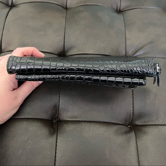 5 for $25. Kenneth Cole wallet - Picture 5 of 8